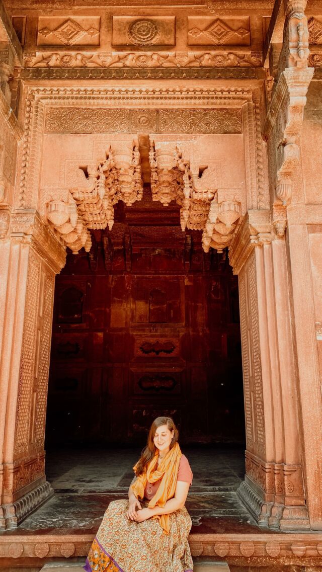 J’attendais depuis tellement longtemps d’utiliser cet audio 🥰🇮🇳

Avant de partir je ressentais un mélange de stress et d’excitation et puis une fois dans l’avion l’apaisement …

En arrivant à l’aéroport juste ce sentiment de « Bienvenue à la maison » 🧡🇮🇳

Merci Mama India pour ton accueil 🇮🇳
Merci mes belles Shakti pour votre confiance 🧡

Avec amour, Tapomayi 🧡

#puissanceshakti #voyageeninde #inde #voyageinitiatique